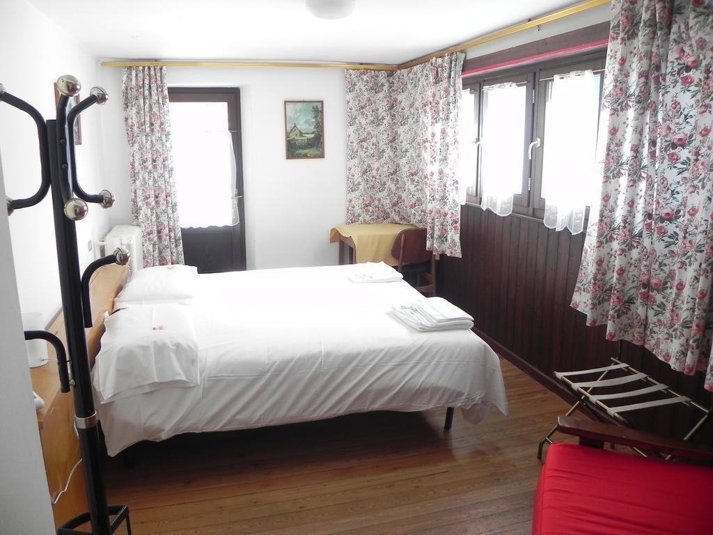 Hotel Nuovo Pecetto Macugnaga Habitación foto