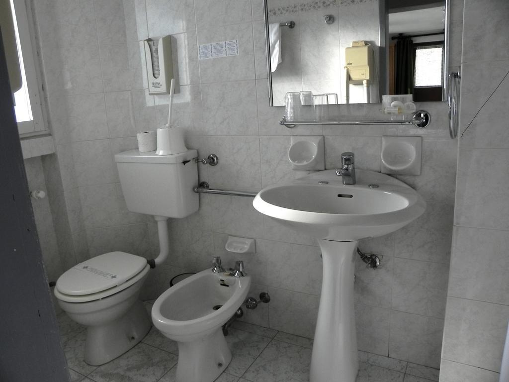 Hotel Nuovo Pecetto Macugnaga Habitación foto
